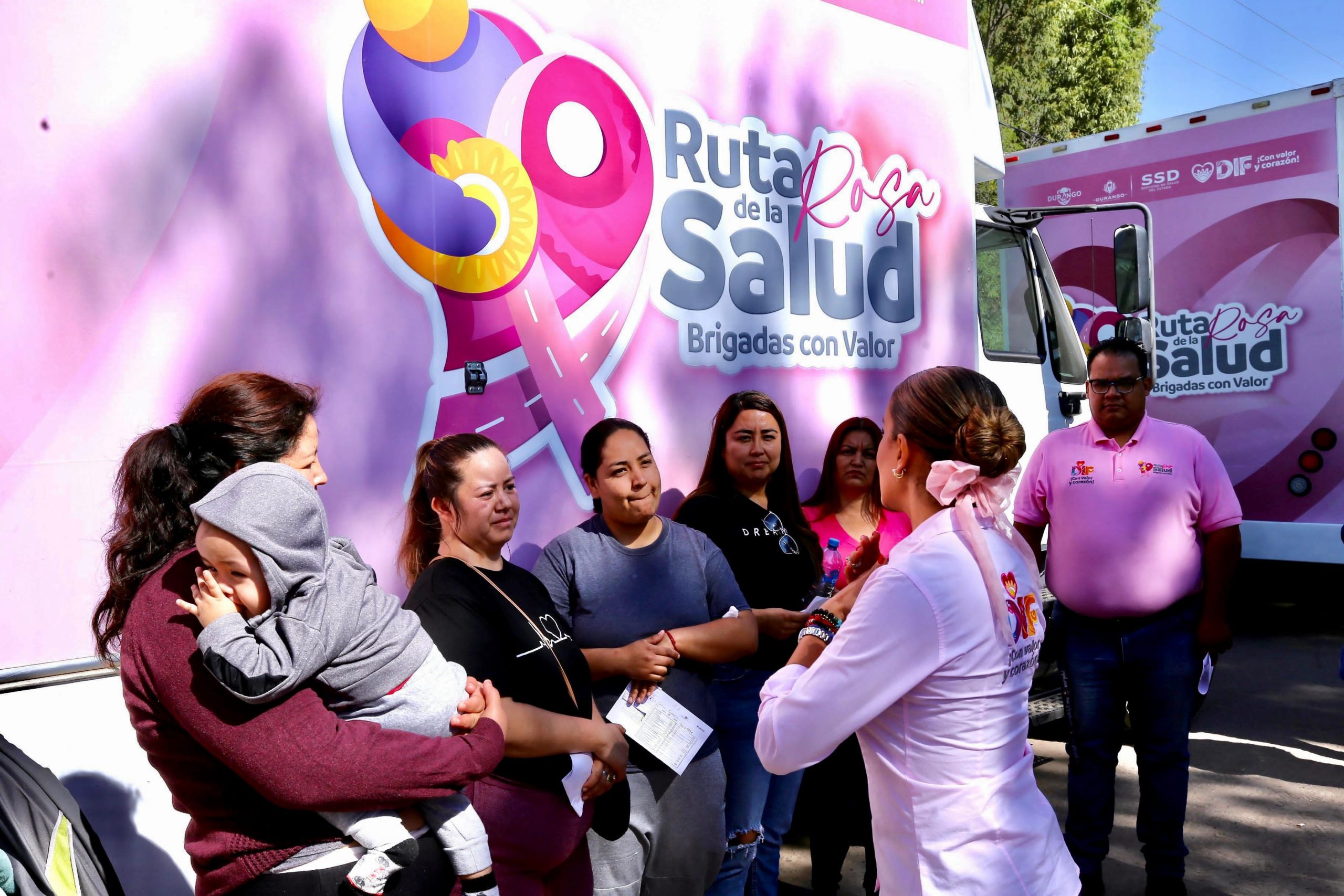 Arranca Marisol recorrido de la “Ruta Rosa de la Salud” en la zona rural de Durango