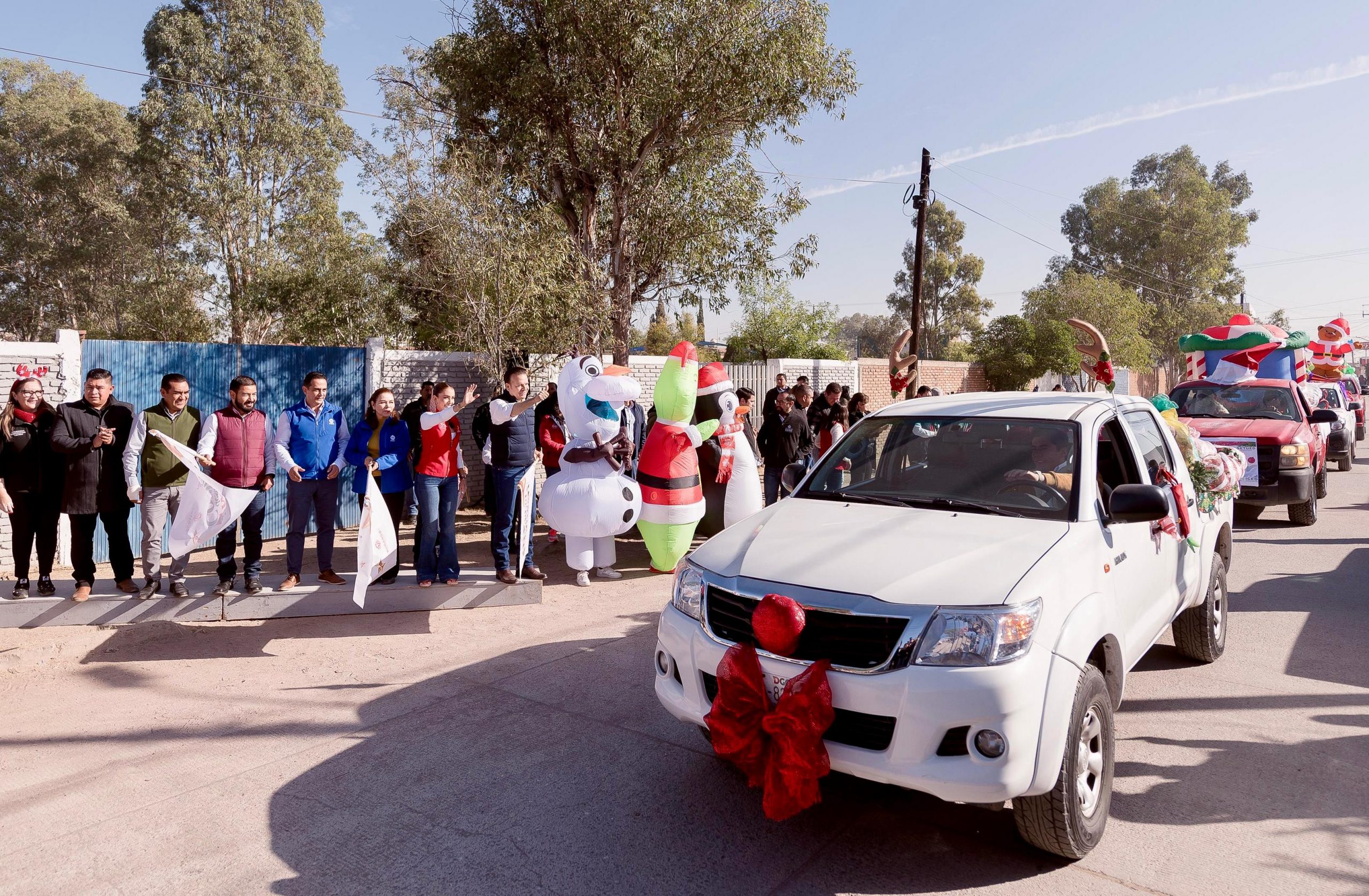 Magia y alegría para niñez duranguense esta Navidad; arrancan Marisol y Esteban entrega de 300 mil juguetes y aguinaldos